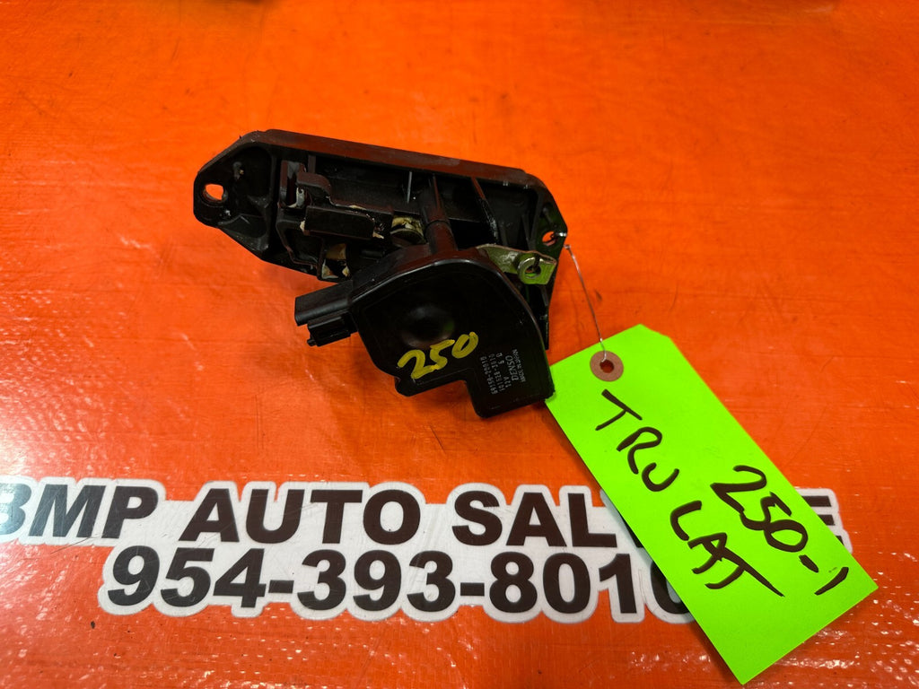 00 05 TOYOTA CELICA   TRUNK RELEASE LOCK LATCH ACTUATOR   OEM FACTORY #2500