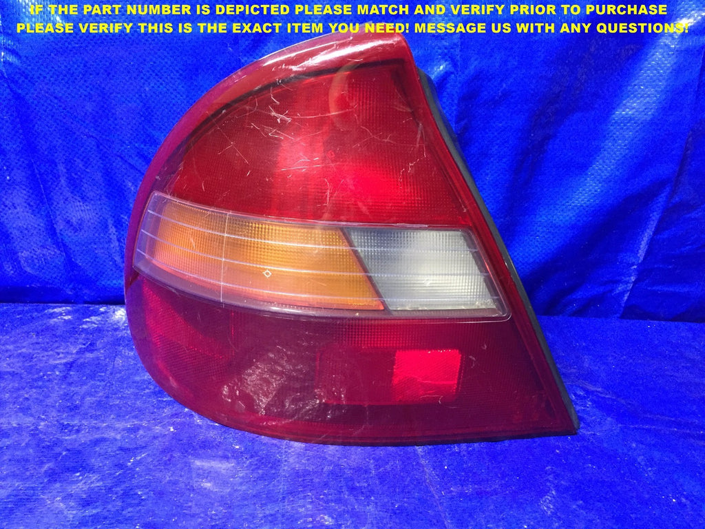 OEM 1997 1998 HYUNDAI SONATA DRIVER LEFT TAIL LIGHT 92401 3450