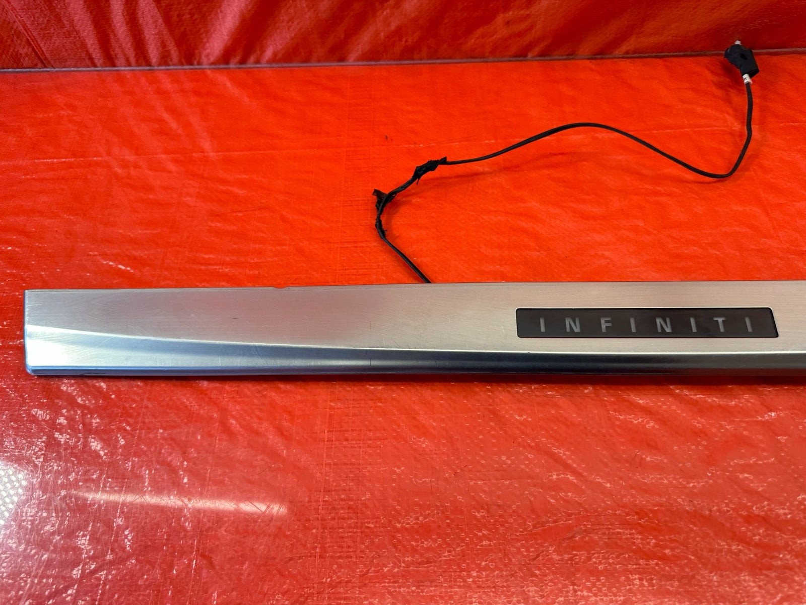 08 15 INFINITI G37 & Q60 COUPE PASSENGER RIGHT ILLUMINATING SCUFF PLATE OEM #1889