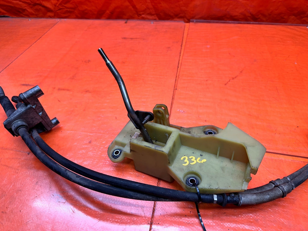 97 01 HONDA PRELUDE 2.2L MT MANUAL SHIFTER BOX BASE WITH SHIFT CABLES OEM #33611