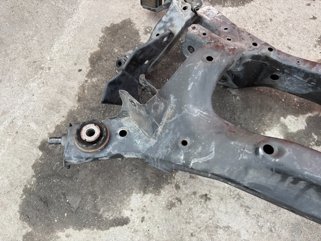 08 15 INFINITI G37 COUPE & CONVERTIBLE   REAR SUBFRAME CROSSMEMBER K FRAME   32019
