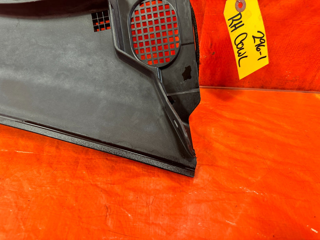 14 20 INFINITI Q50 Q60   RIGHT   WINDSHIELD WIPER COWL TRIM PLASTIC   OEM #2963
