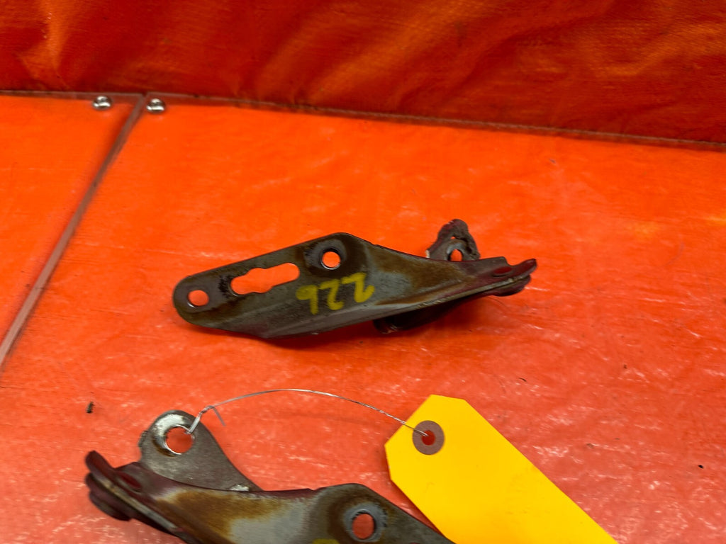 94 01 ACURA INTEGRA   HOOD HINGE SET   LEFT AND RIGHT HINGES   OEM #2264