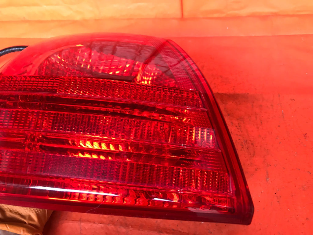 OEM 2010 2011 2012 NISSAN ROGUE DRIVER LEFT OUTER TAIL LIGHT LAMP L LH1