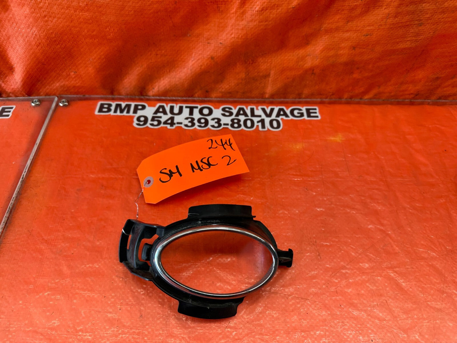 07 09 LEXUS ES350   DRIVER LEFT FOG LIGHT FOG LAMP TRIM PLASTIC INSERT   OEM 2440