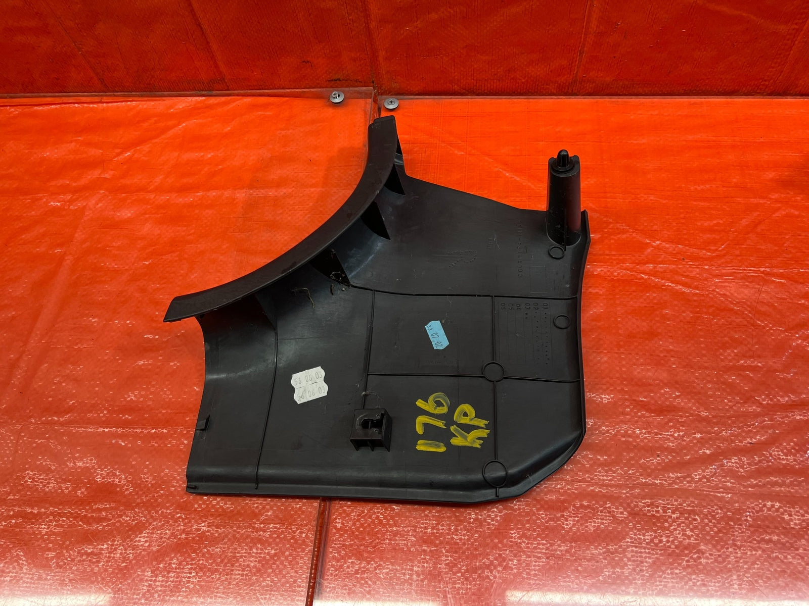 02 03 HONDA CIVIC SI EP3 HATCHBACK   KICK PANEL   PASSENGER RIGHT SIDE   OEM 1768