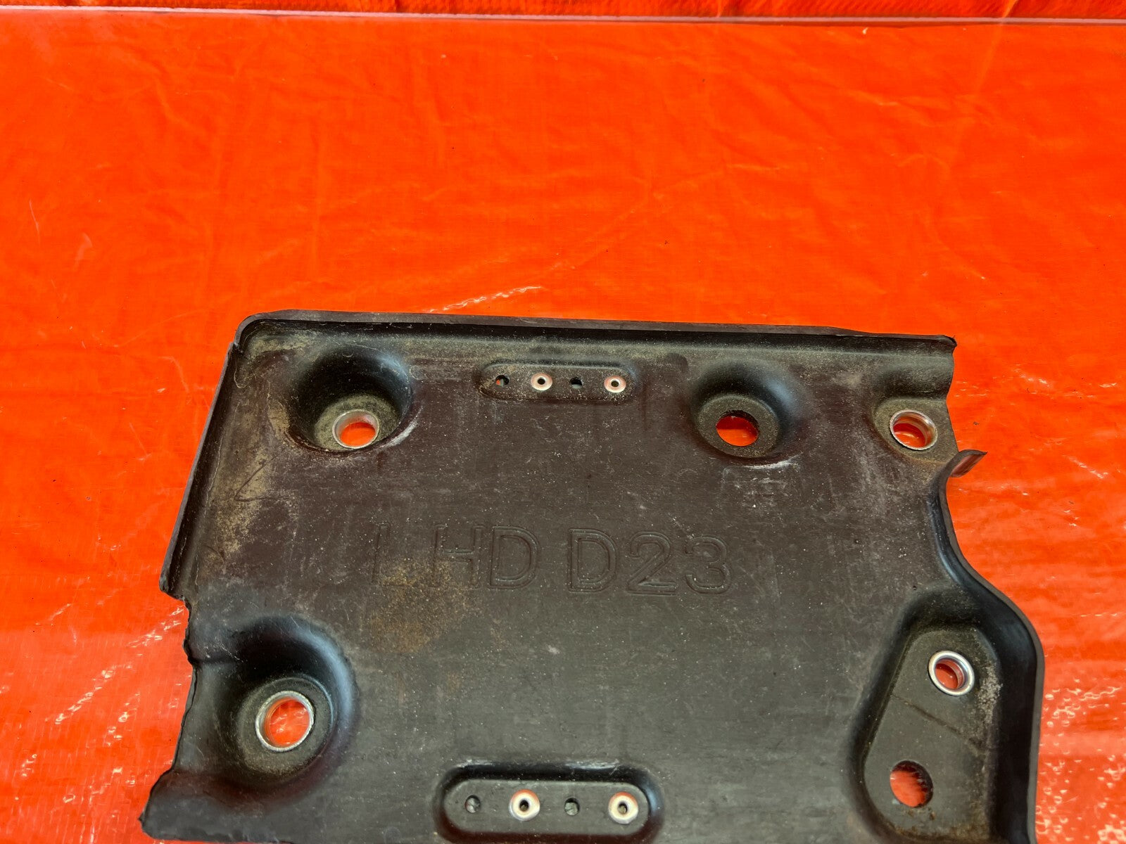 14 20 INFINITI Q50 / 17 20 Q60   BATTERY TRAY   64866 4GF0A   OEM #1054