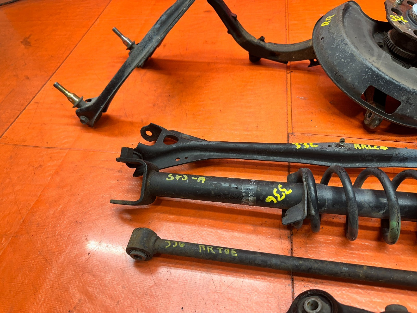 97 01 HONDA PRELUDE 2.2L LEFT DRIVER REAR KNUCKLE SPINDLE CONTROL ARMS OEM #3369