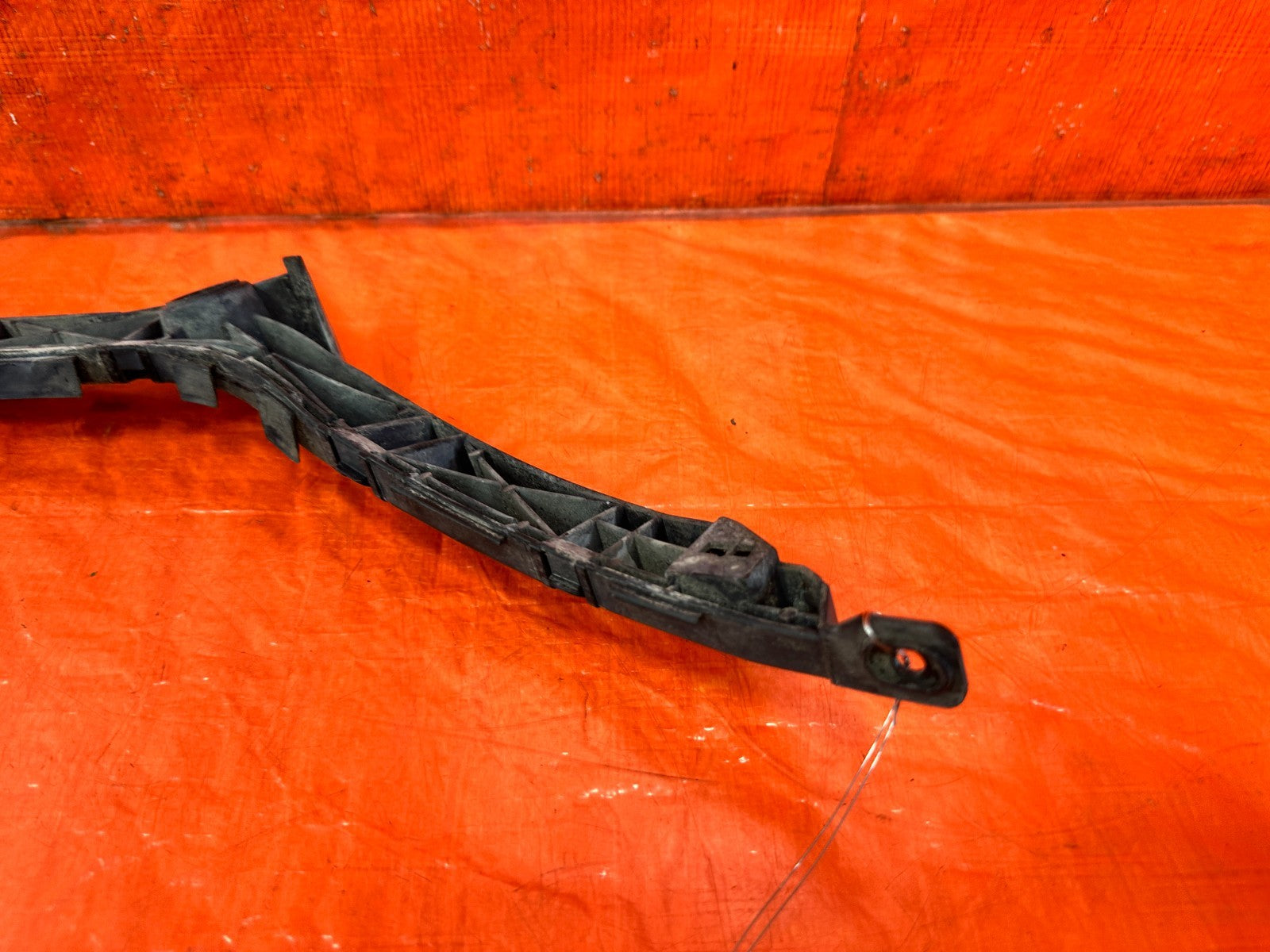 09 11 MAZDA RX8 RX 8  RIGHT REAR BUMPER BRACKET RETAINER CLIP OEM 3035