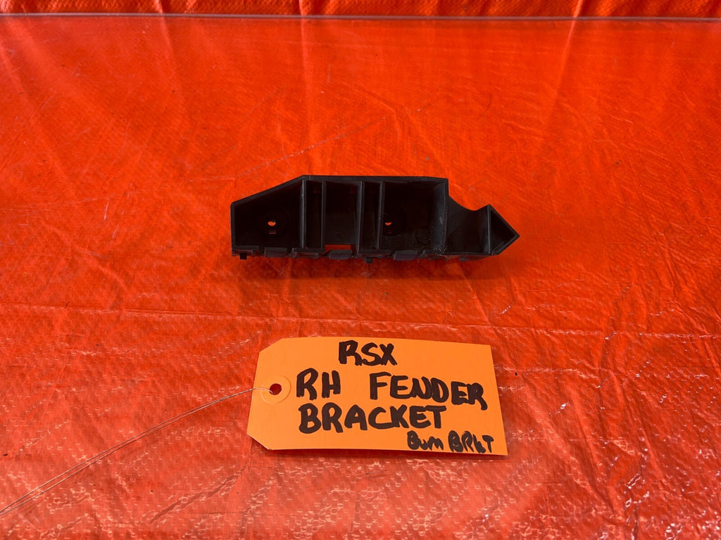 02 06 ACURA RSX   PASSENGER RIGHT FRONT   FENDER CLIP BUMPER BRACKET   OEM #2110