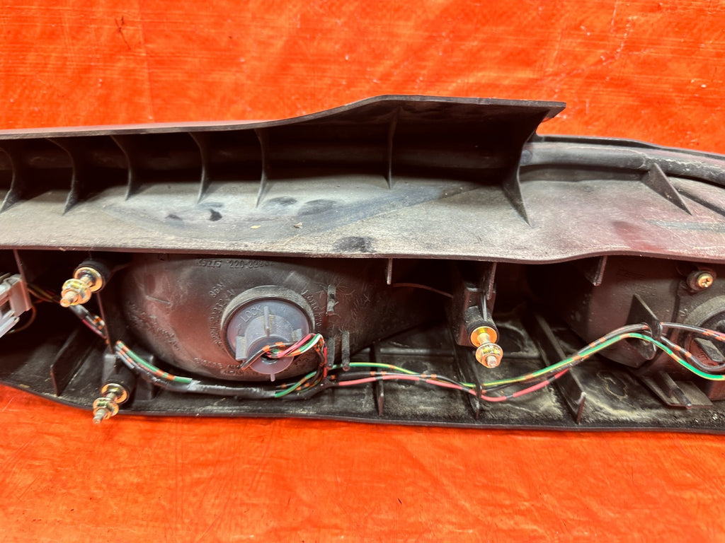 94 01 ACURA INTEGRA 2D   DRIVER LEFT TAIL LIGHT TAIL LAMP   OEM FACOTRY 3097