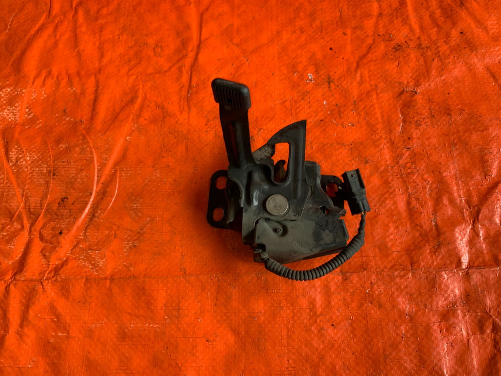 OEM 2007 07 HONDA CIVIC SI COUPE   EXTERIOR FRONT HOOD LATCH0