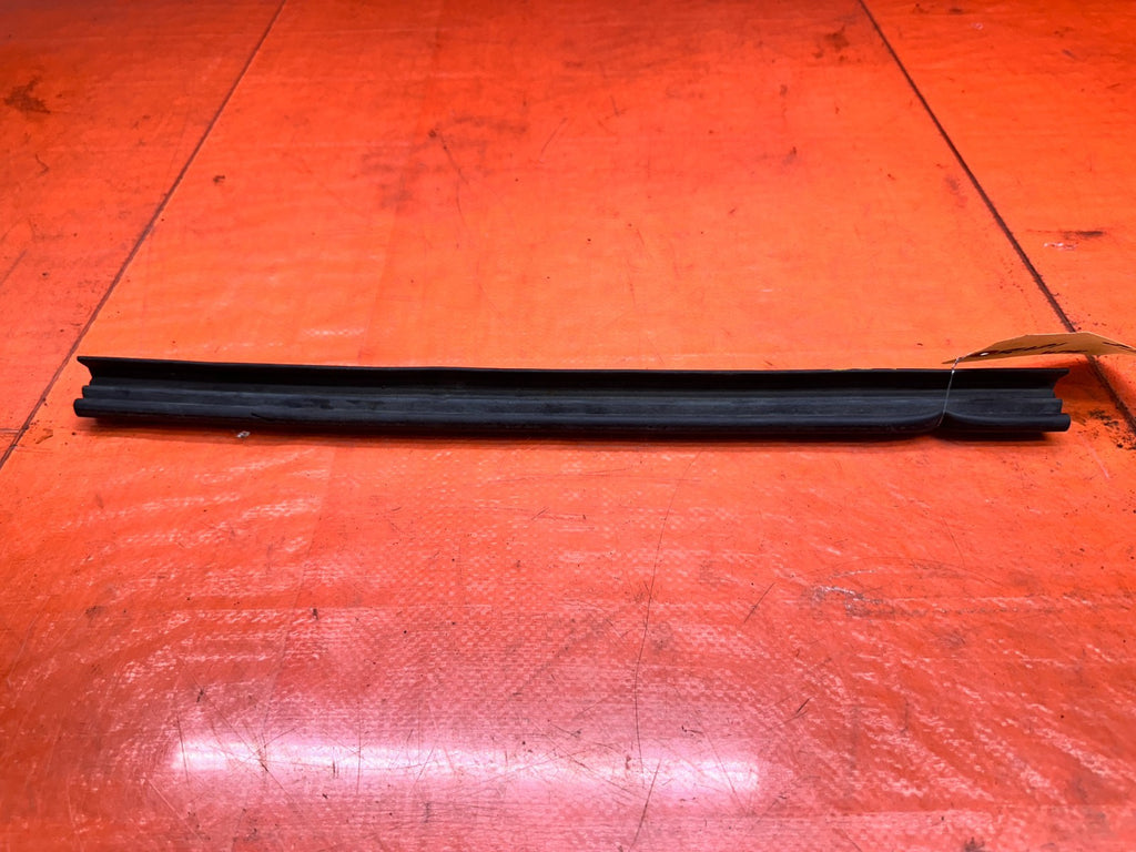 13 15 HONDA CIVIC SI 4D FRONT RADIATOR CORE SUPPORT LOWER WEATHERSTRIP OEM 3347