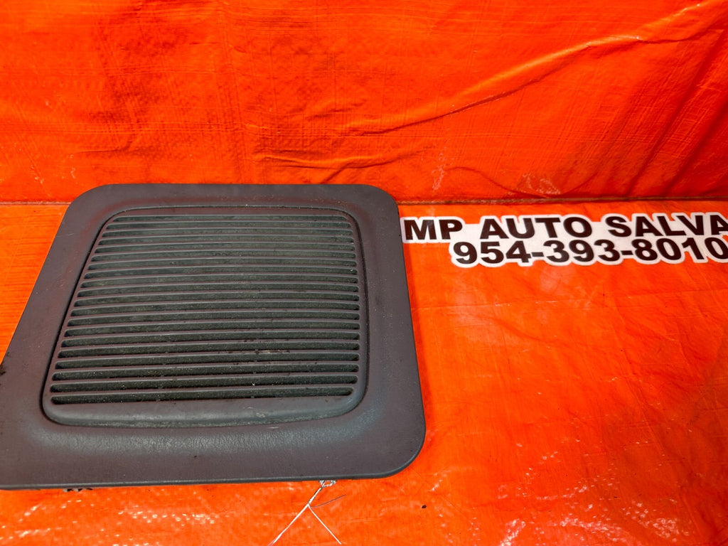 1996 96 TOYOTA TACOMA   LEFT OR RIGHT REAR   SPEAKER TRIM GRILLE   OEM #2495