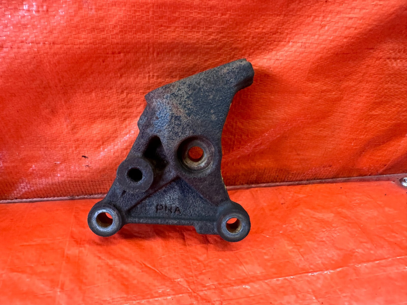 02 05 HONDA CIVIC SI EP3 HATCHBACK   ENGINE MOTOR POST MOUNT BRACKET   OEM #2302