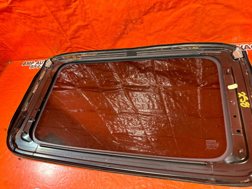 02 05 HONDA CIVIC SI EP3 HATCHBACK   SUNROOF MOONROOF SLIDING ROOF GLASS OEM 25810