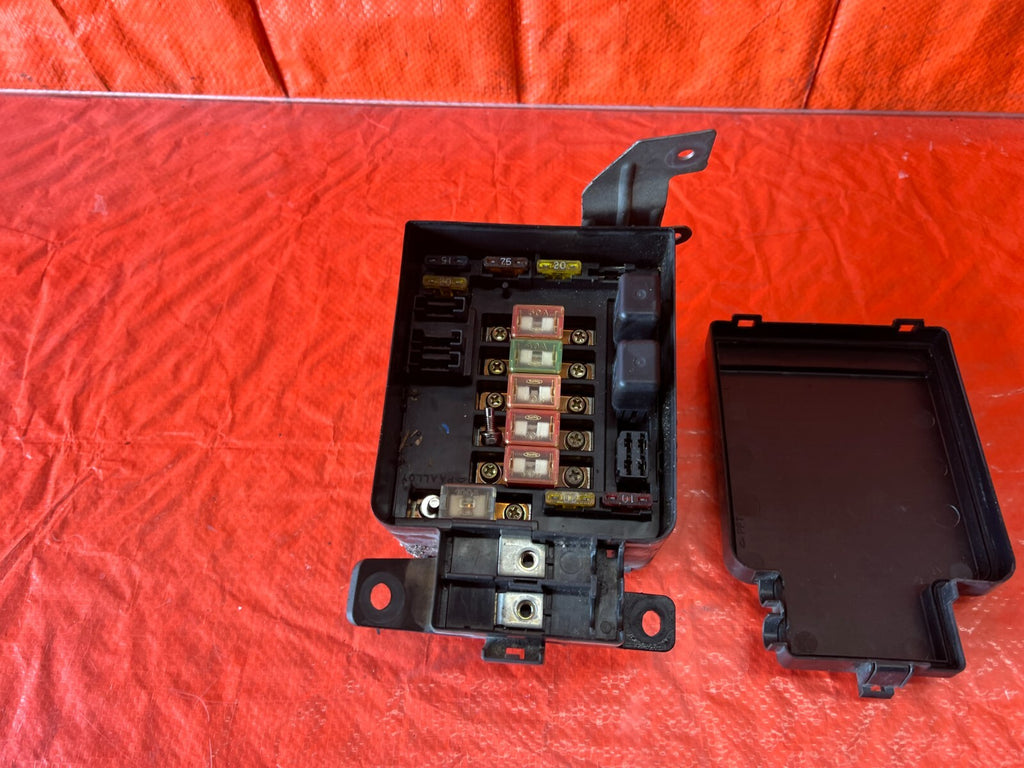 94 97 ACURA INTEGRA   EXTERIOR ENGINE BAY FUSE BOX PANEL   OEM FACTORY OE #1597