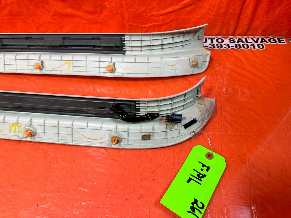 02 05 LEXUS SC430   LEFT AND RIGHT FLOOR PILLARS SCUFF PLATE SET   ECRU OEM 26114