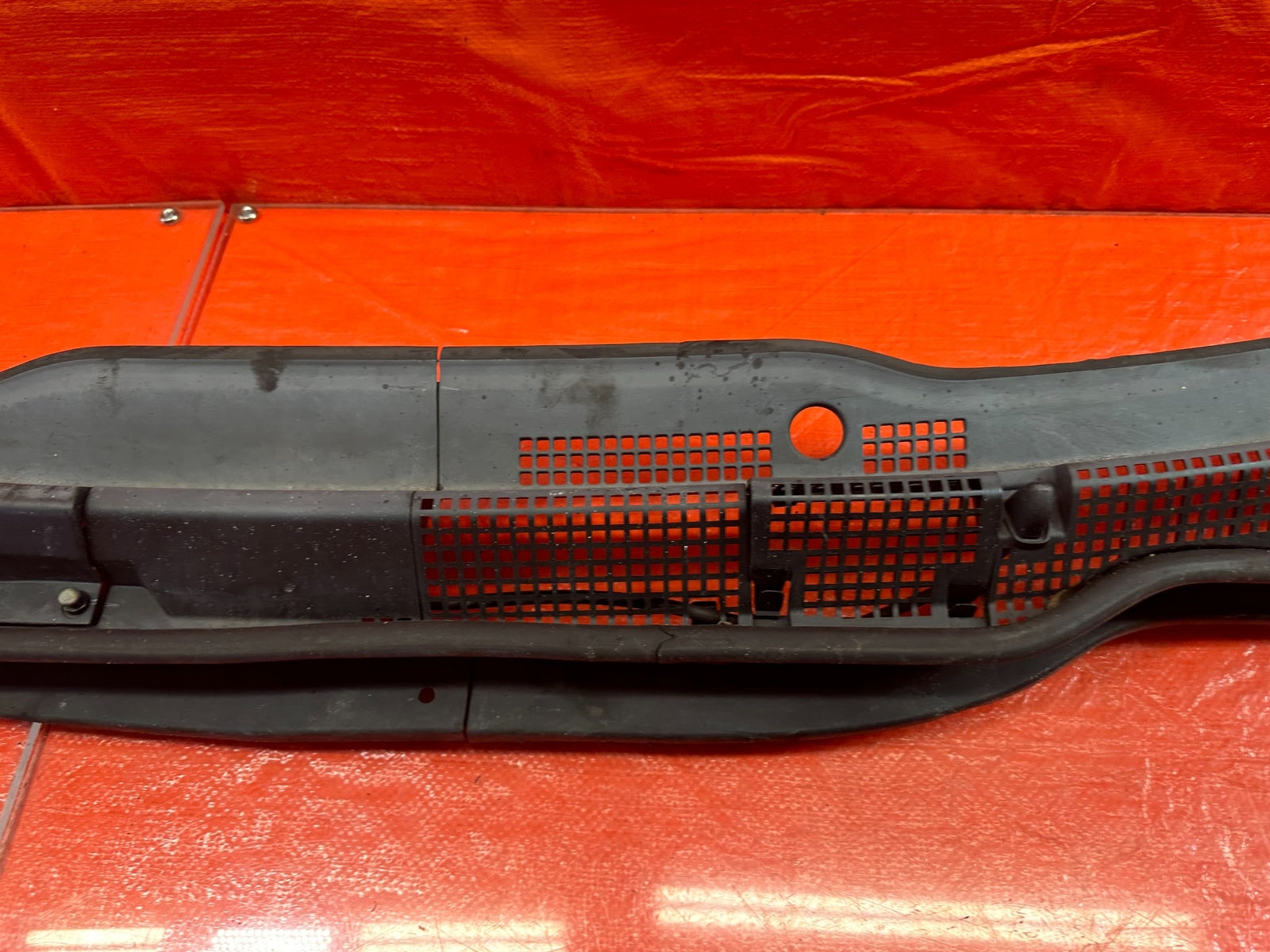 04 05 ACURA TSX   WINDSHIELD WIPER COWL TRIM PLASTIC   OEM FACTORY #1967