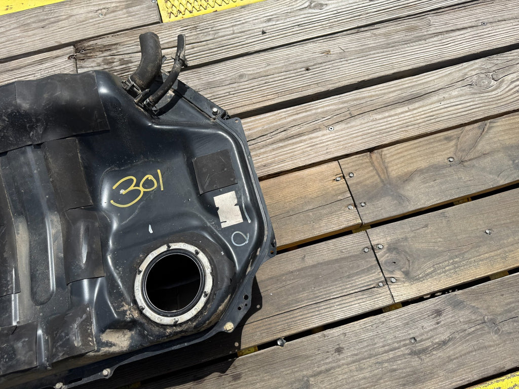 97 01 HONDA CR V CRV   GASOLINE GAS FUEL TANK ASSEMBLY   OEM FACTORY OE 3012