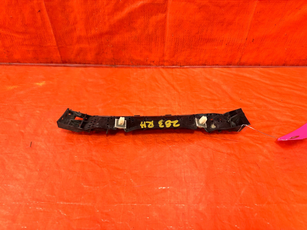 08 14 SUBARU IMPREZA WRX & STI WAGON   RIGHT BUMPER CLIP   OEM FACTORY #2835