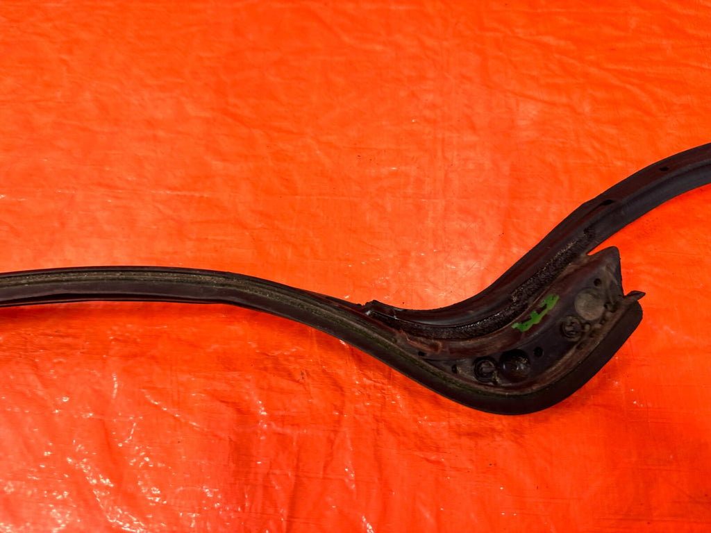 09 14 ACURA TSX   DRIVER LEFT REAR DOOR   WEATHER STRIP TRIM SEAL GASKET OEM 27914