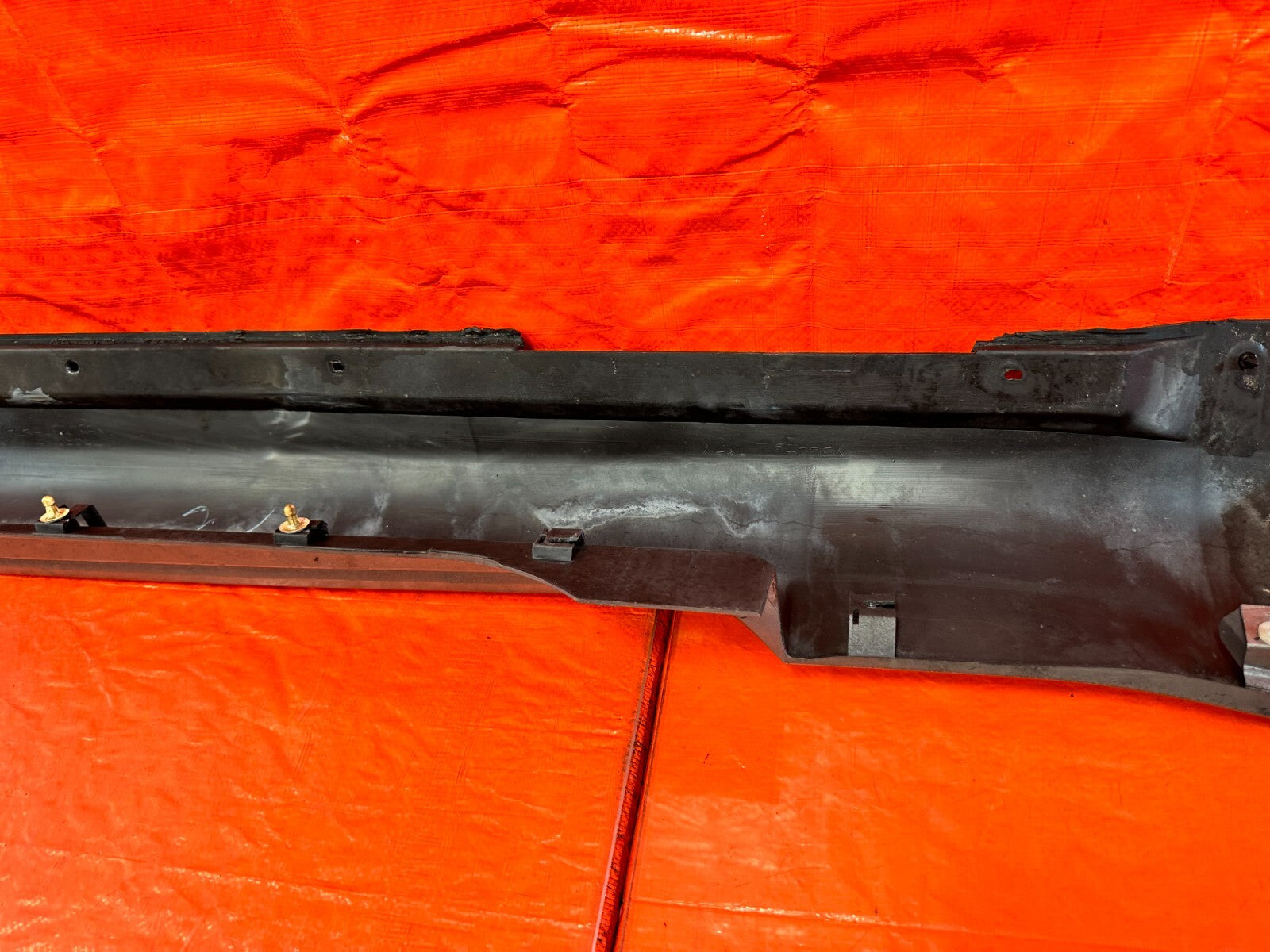 03 09 NISSAN 350Z   SIDE SKIRT ROCKER MOLDING TRIM   RIGHT SIDE   OEM #26214