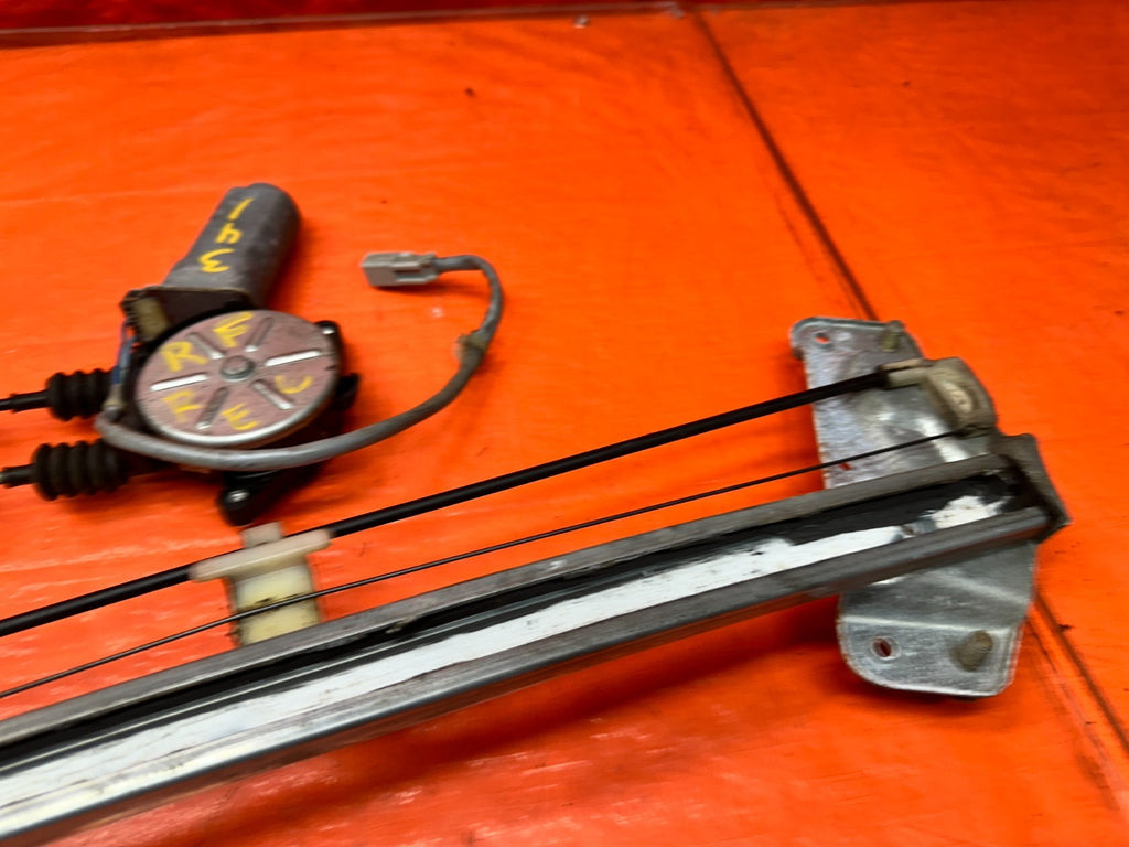 94-01 ACURA INTEGRA 4D RIGHT FRONT PASSENGER WINDOW REGULATOR MOTOR OEM #34117