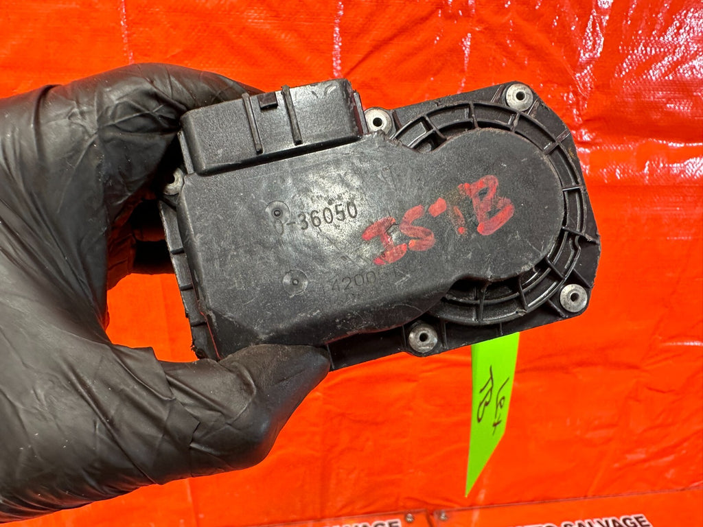 OEM 2016 16 LEXUS IS200T THROTTLE BODY ASSEMBLY   PART # 22030 360504
