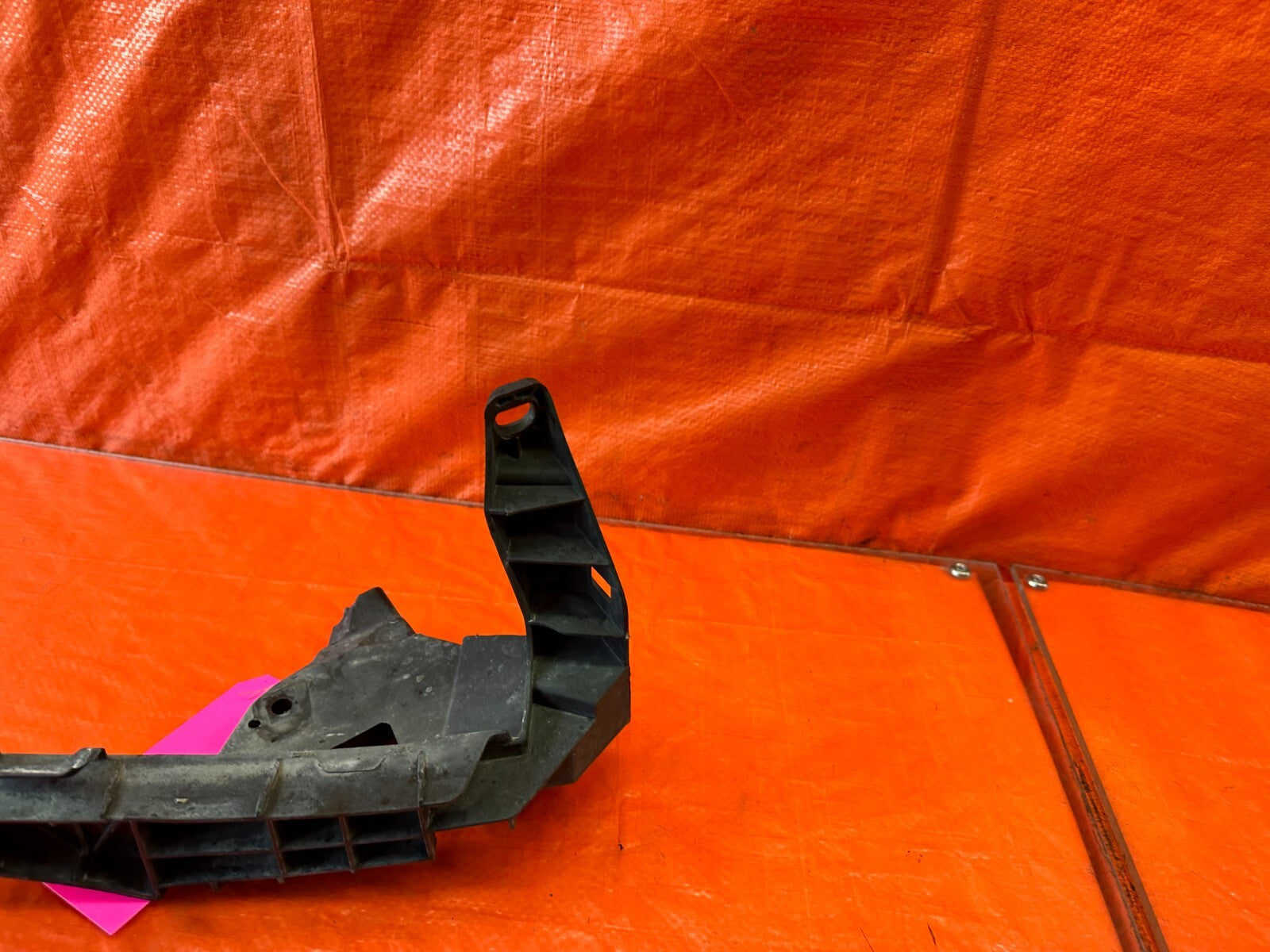 13 17 HONDA ACCORD SEDAN   HEADLIGHT HEADLAMP BRACKET   PASSENGER RIGHT OEM #2411