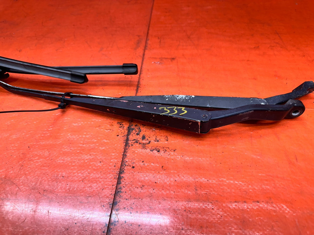 92 95 HONDA CIVIC EX 2D   FRONT WINDSHIELD WIPER ARMS LEFT RIGHT   OEM #3335
