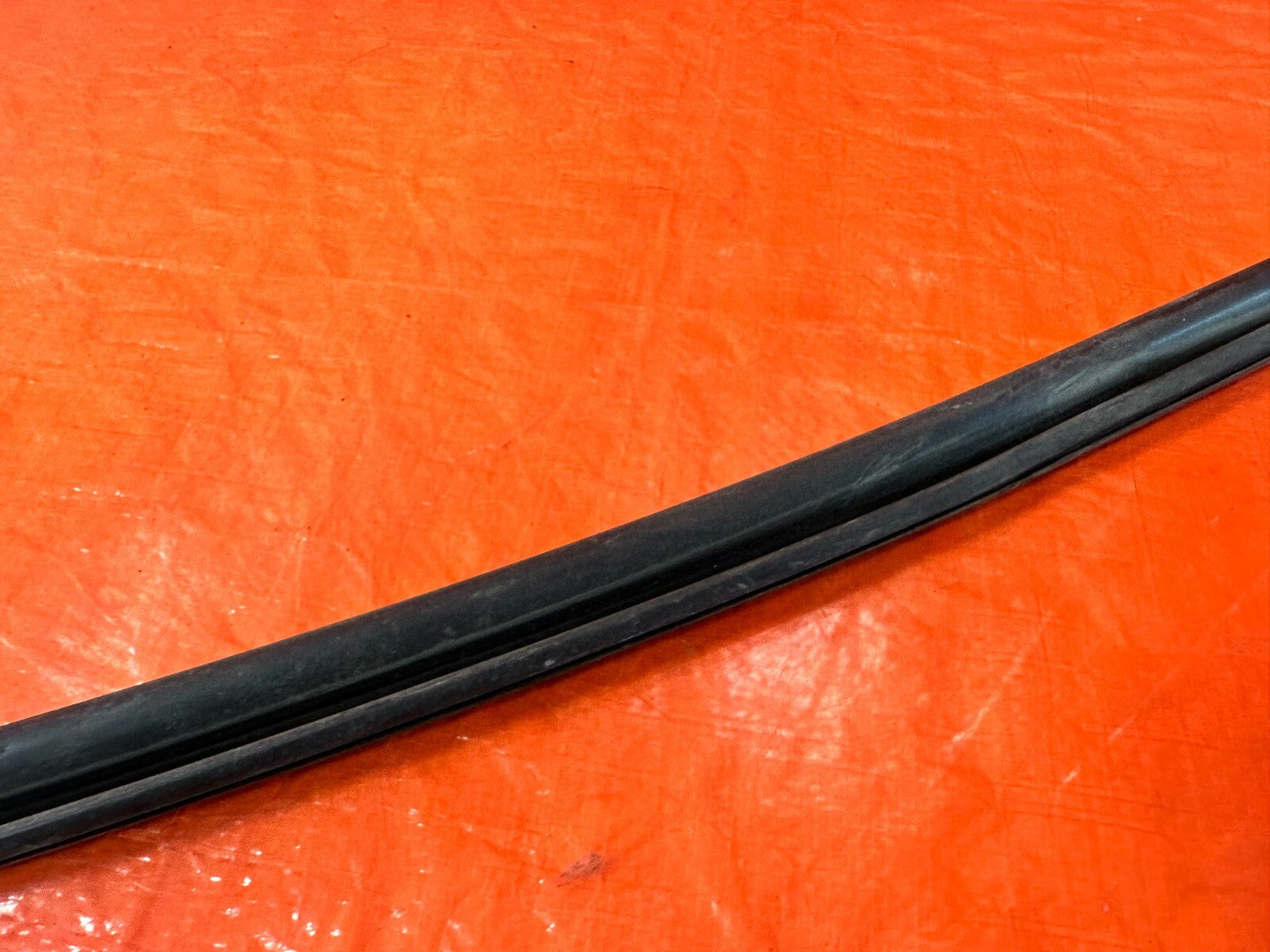 06 11 CIVIC 4D SEDAN   DRIVER LEFT FRONT WEATHER STRIP RUN CHANNEL OEM #2822