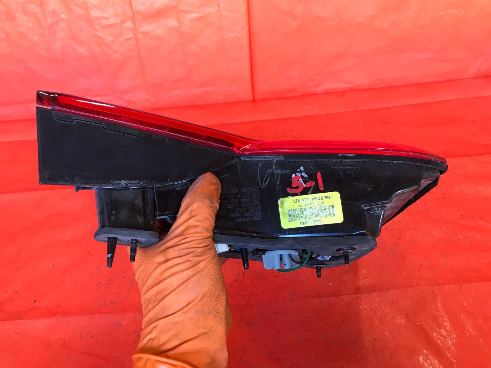 OEM 2016 2017 HYUNDAI SONATA PASSENGER RIGHT INNER TAIL LIGHT LAMP TRUNK NON LED7