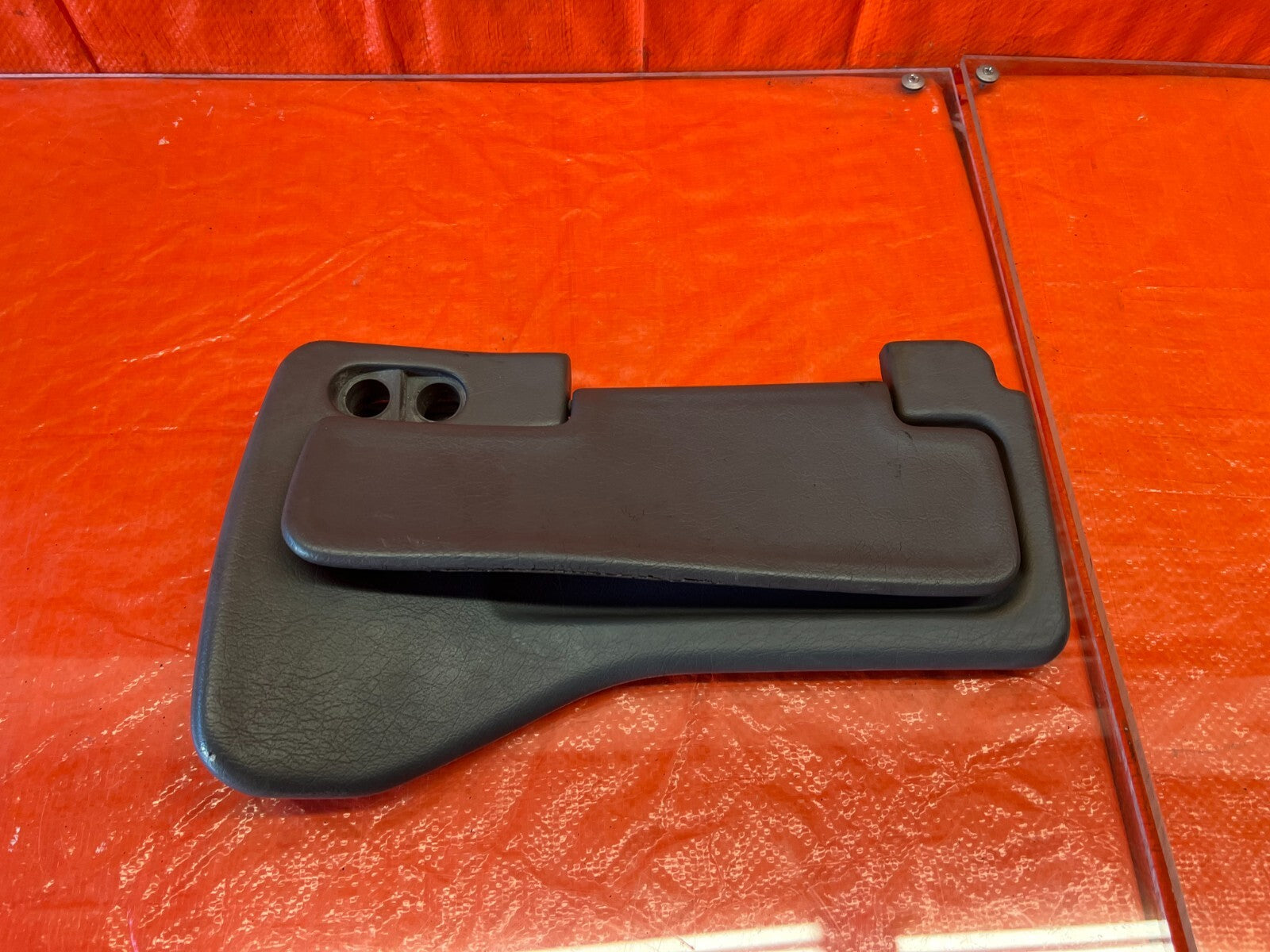 94 95 HONDA DEL SOL   SUN VISOR   PASSENGER RIGHT SIDE   GRAY COLOR   OEM #1260