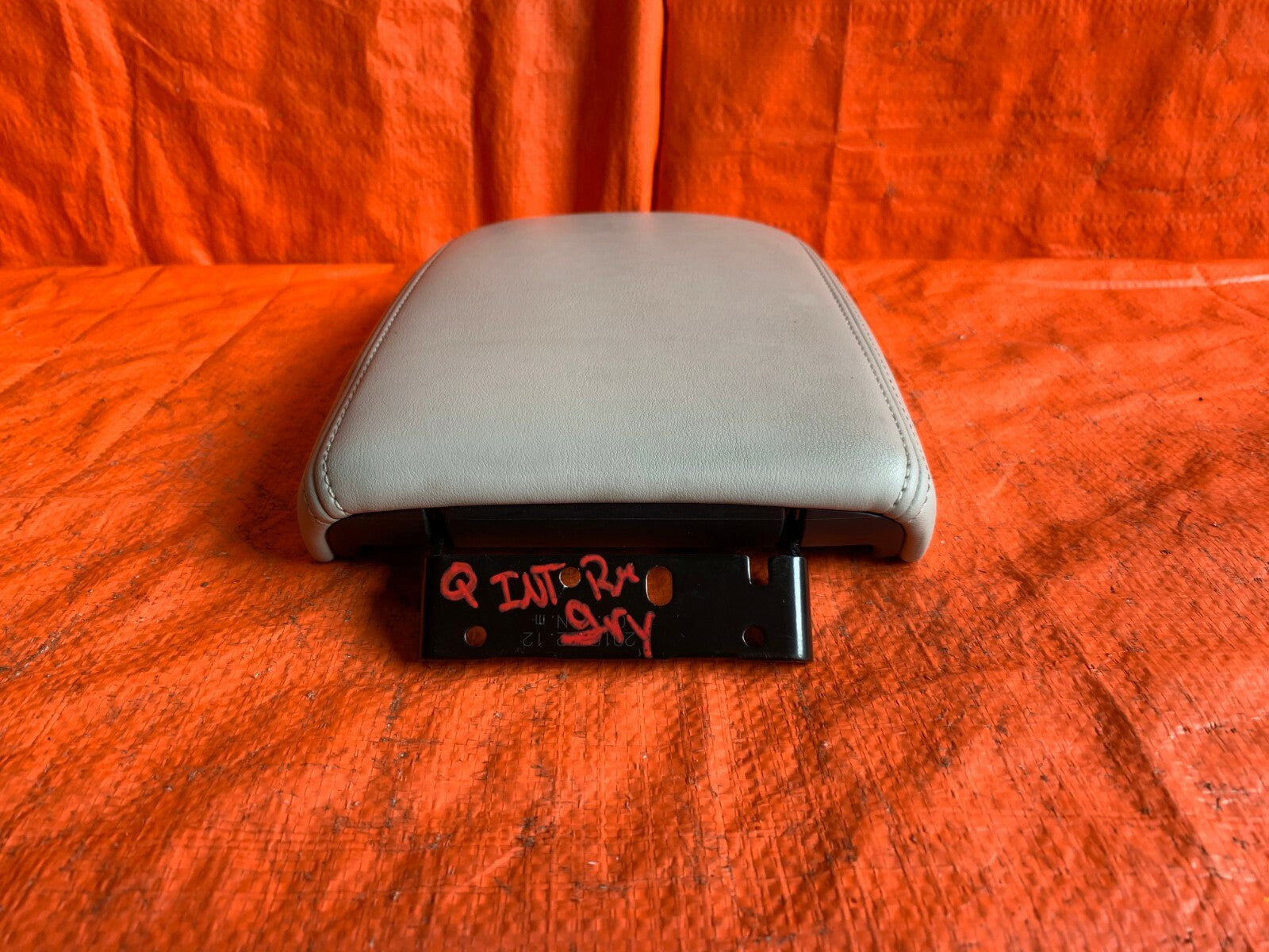 OEM 2016   2018 INFINITI Q50   CENTER CONSOLE ARM REST GRAY COLOR7