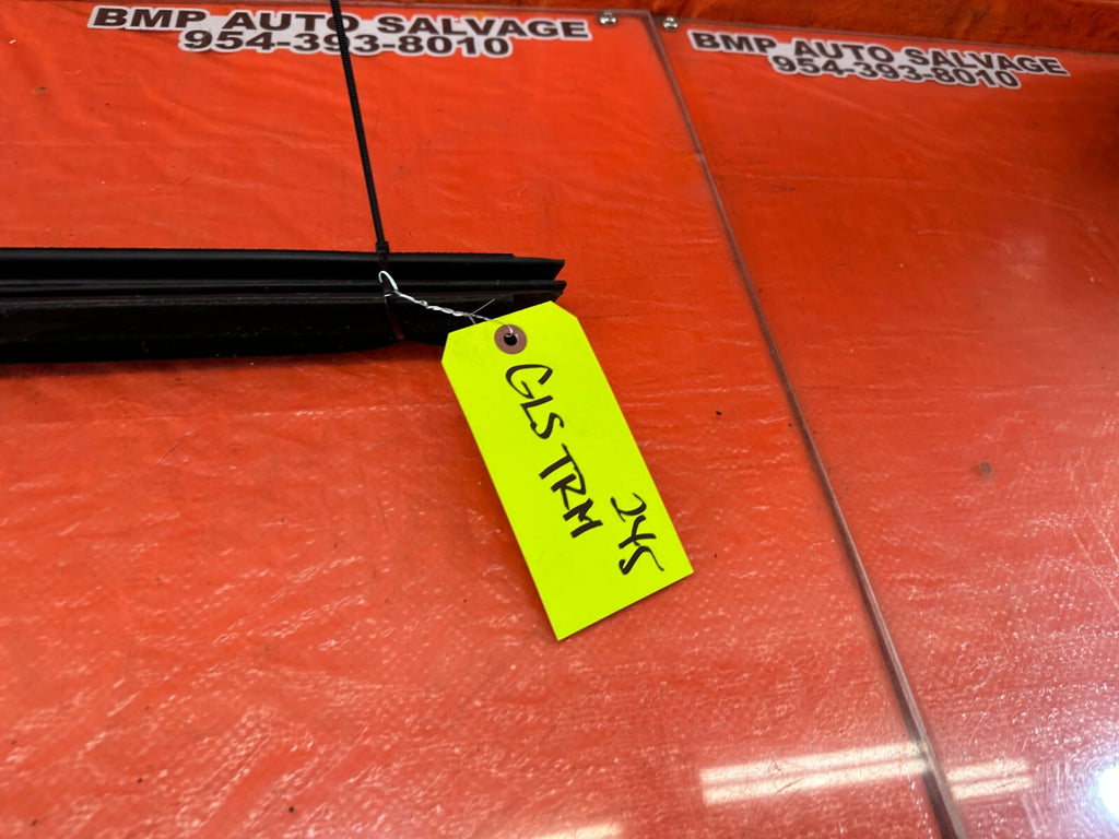 08 15 INFINITI G37 Q60   LEFT & RIGHT   DOOR PANEL INTERIOR GLASS TRIM   OEM 2451