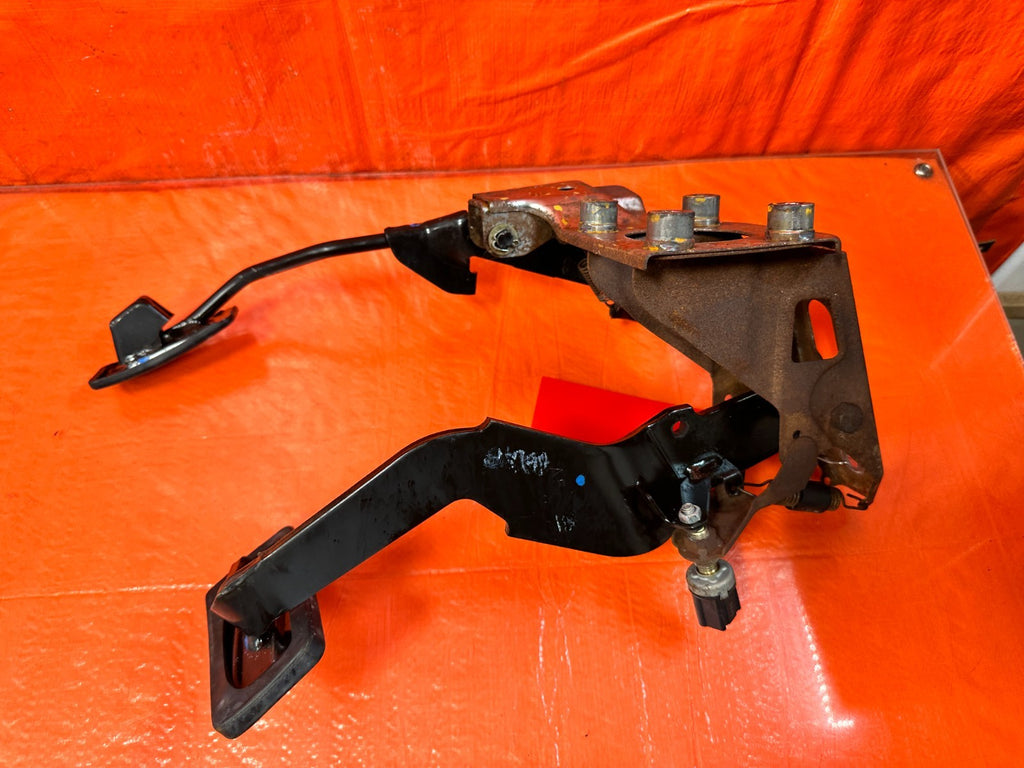 96 00 HONDA CIVIC   AUTOMATIC TRANSMISSION ONLY   BRAKE & GAS PEDAL   OEM #3197