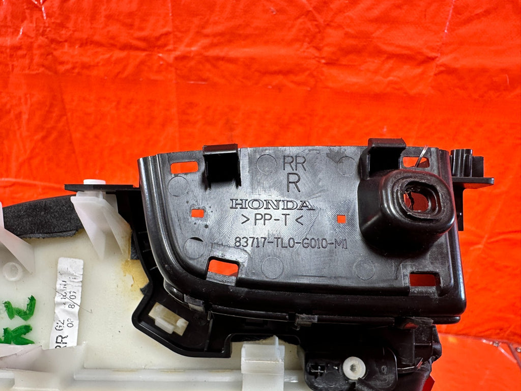 11 14 ACURA TSX   PASSENGER RIGHT REAR   DOOR PANEL MOUNTED ARM REST   OEM 3053