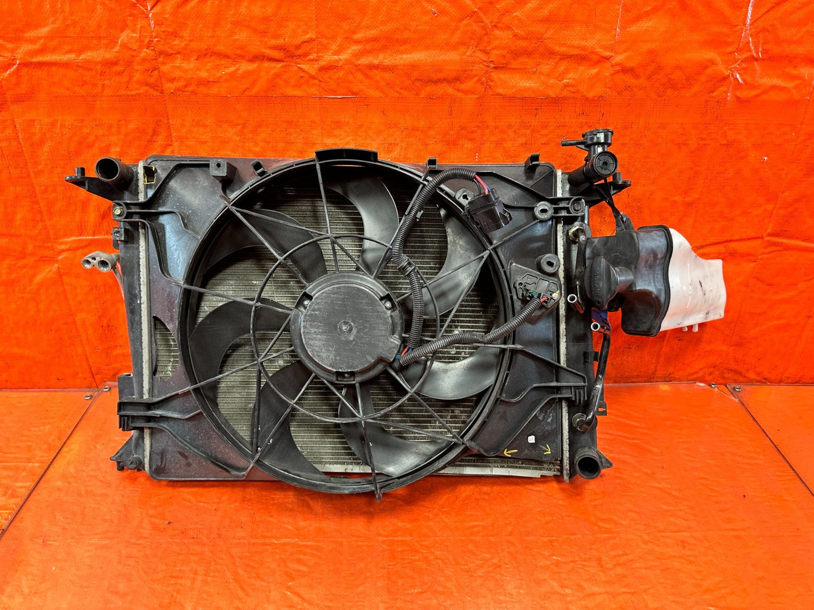 HYUNDAI GENESIS COUPE RADIATOR TANK COOLING FANS & CONDENSER  LITE DAMAGE 3180