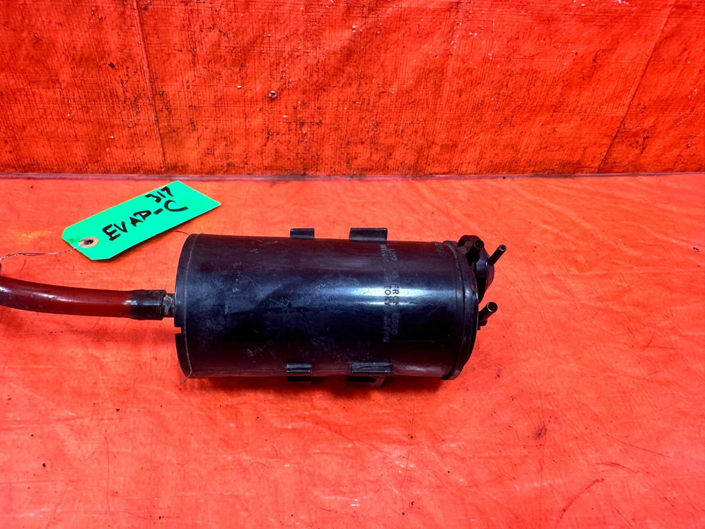 90 91 HONDA CIVIC HATCHBACK   FUEL VAPOR CHARCOAL EVAP TANK CANISTER    OEM 3172