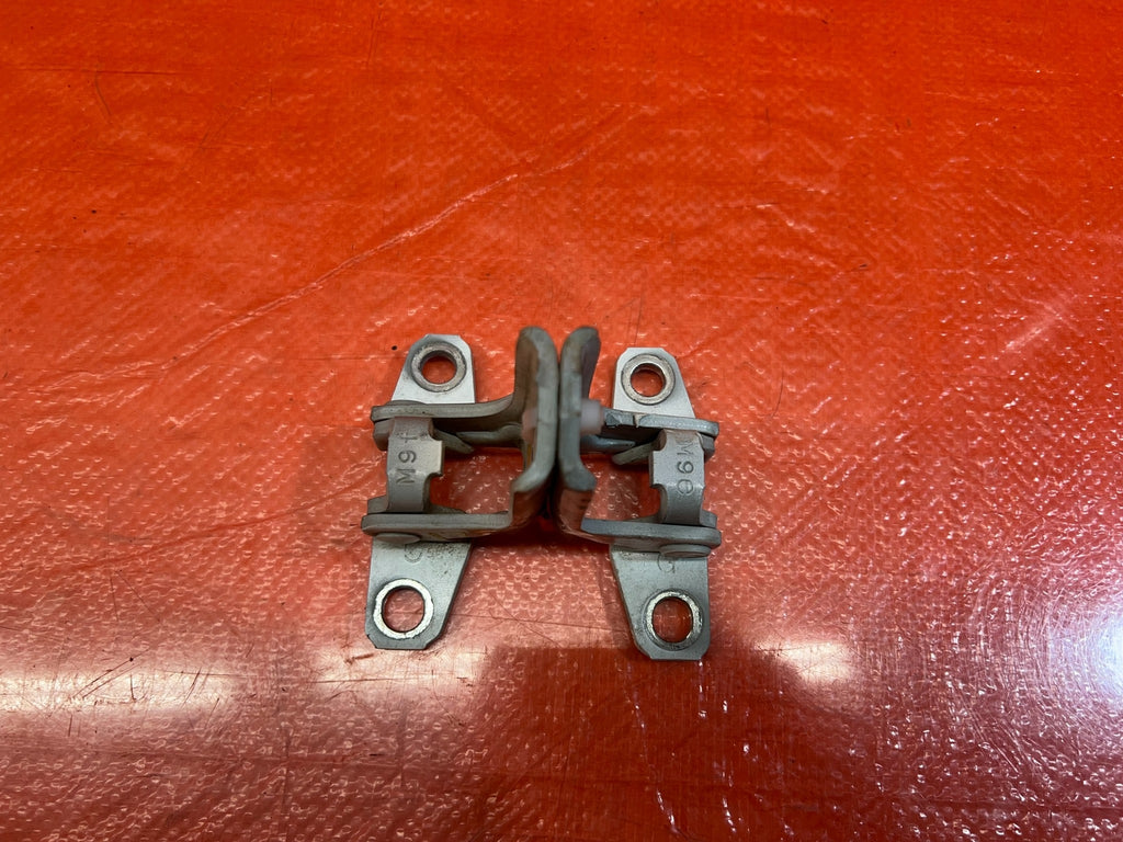 08 15 LANCER EVOLUTION X EVO 10   DOOR HINGE SET UPPER & LOWER LEFT FRONT 1755