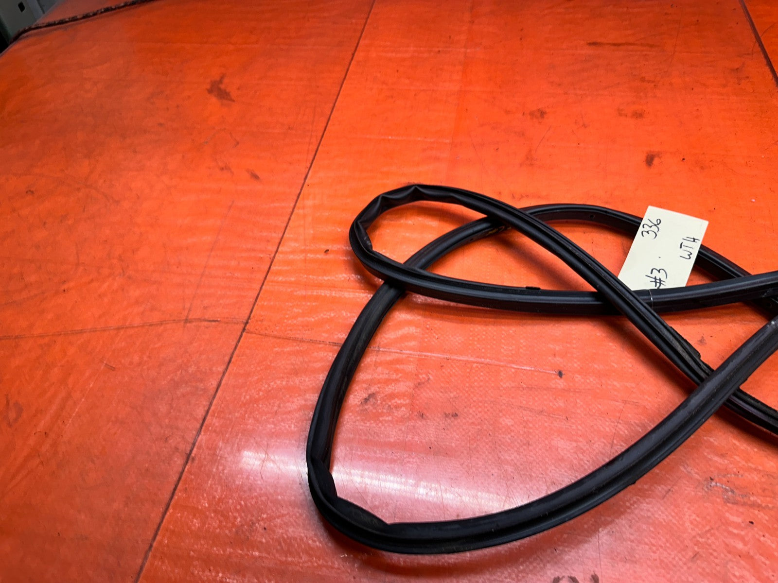 97 01 HONDA PRELUDE 2.2L DRIVER LEFT DOOR MOUNTED RUBBER WEATHER STRIP #3369