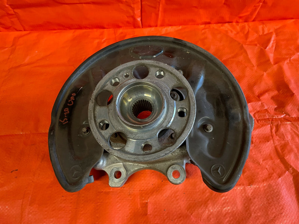 15 20 MERCEDES BENZ C300 W205 4MATIC   PASSENGER RIGHT REAR SPINDLE KNUCKLE HUB1