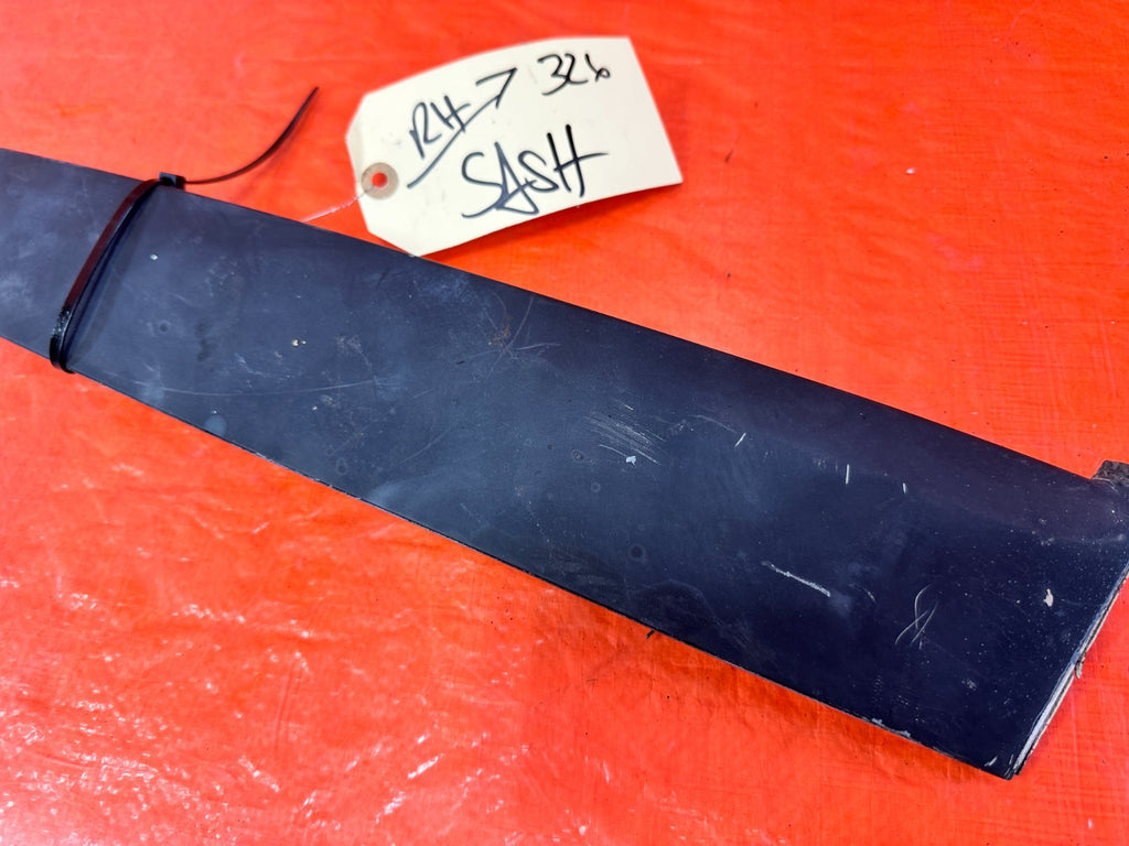 90 91 HONDA CIVIC HATCHBACK PASSENGER RIGHT FRONT DOOR SASH TRIM MOLDING OEM 3272