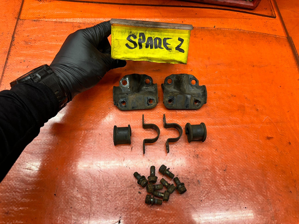 94-01 ACURA INTEGRA REAR SWAY STABILIZER BAR MOUNT BRACKETS PAIR OEM #3400