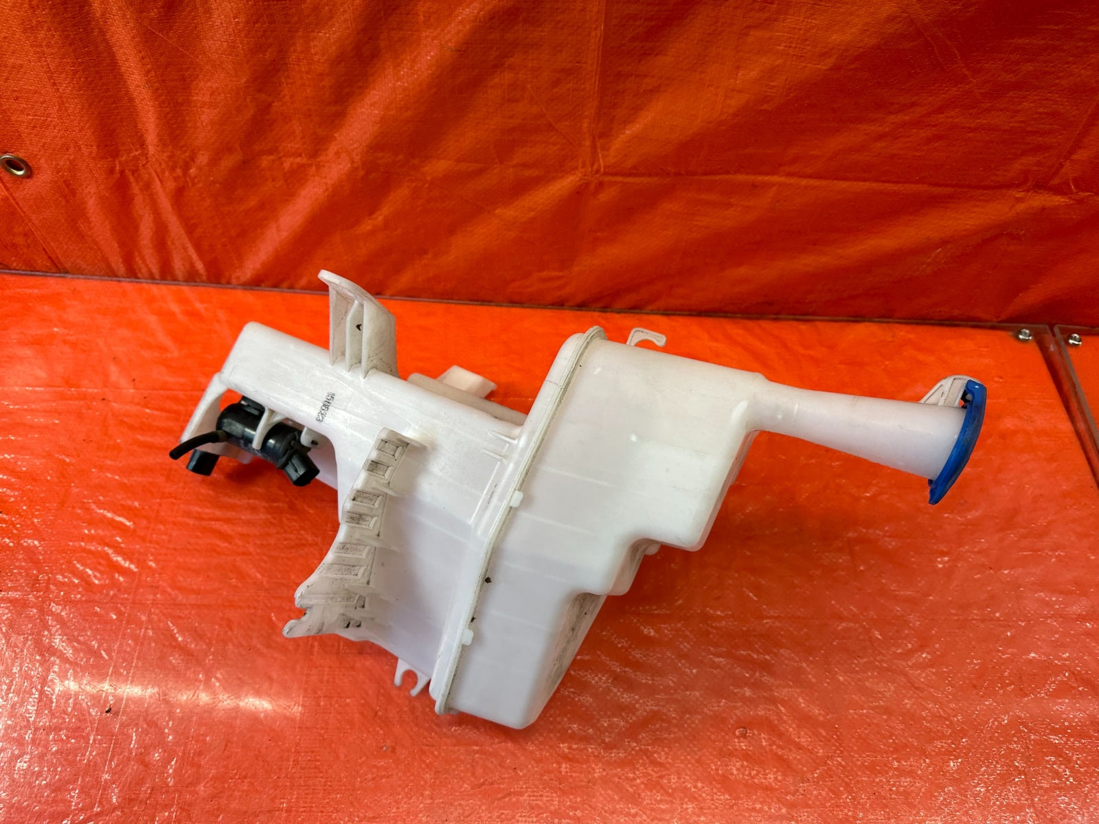 13 16 HYUNDAI GENESIS COUPE WINDSHIELD WIPER FLUID RESERVOIR TANK W/ MOTORS #21910
