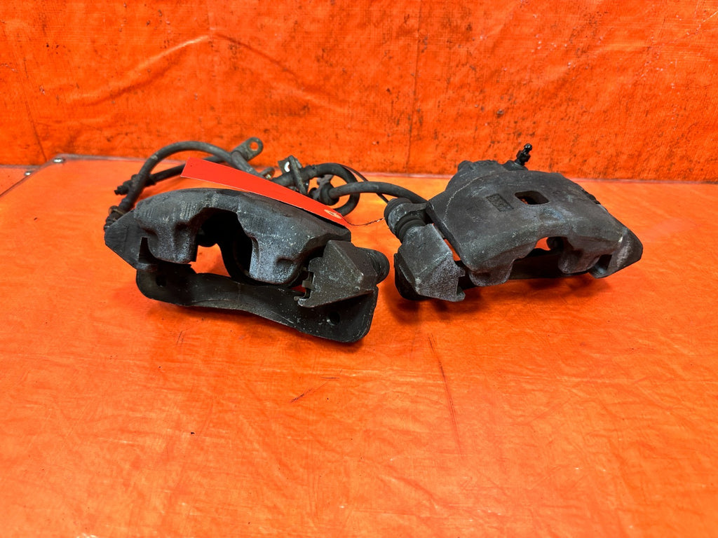 90 91 HONDA CIVIC HATCHBACK   LEFT AND RIGHT FRONT BRACKE CALIPERS   OEM #32514