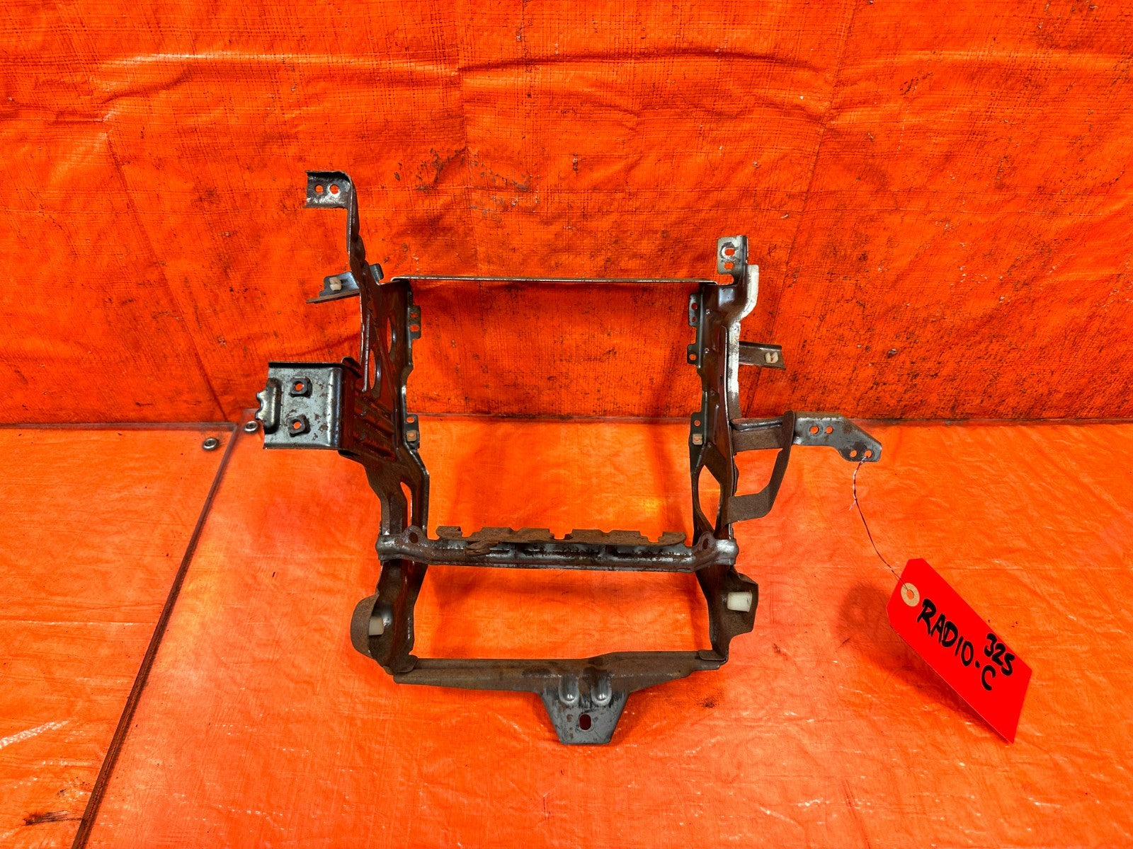 90 91 HONDA CIVIC HATCHBACK   DASHBOARD CENTER RADIO MOUNTING BRACKET OEM 3250