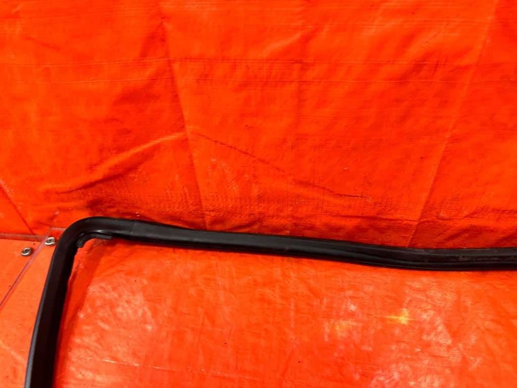 02 06 ACURA RSX   PASSENGER RIGHT FRONT   WEATHER STRIP TRIM SEAL GASKET OEM 2807