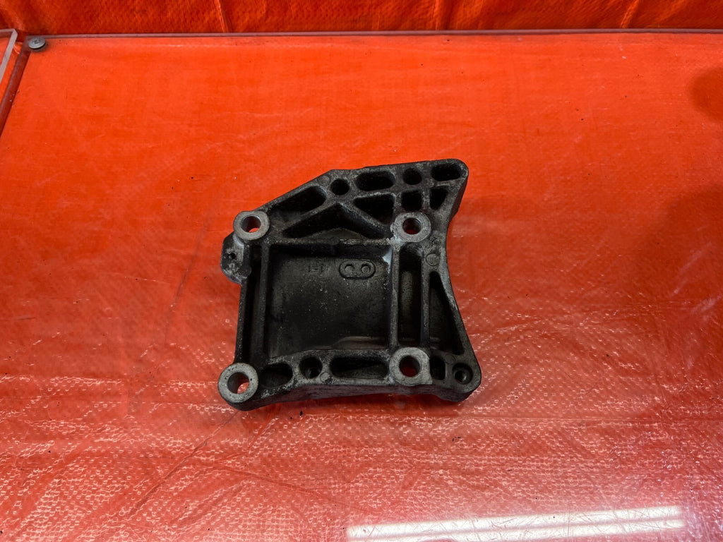 97 01 HONDA PRELUDE BASE & SH   H22A4 HVAC AC MOUNTING BRACKET OEM FACTORY 136 16